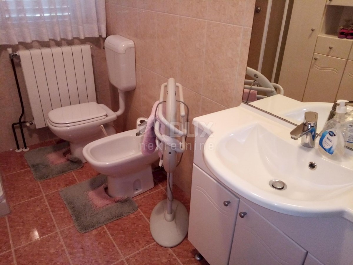 ISTRIA, LABIN - Bella casa vicino alla città con giardino paesaggistico