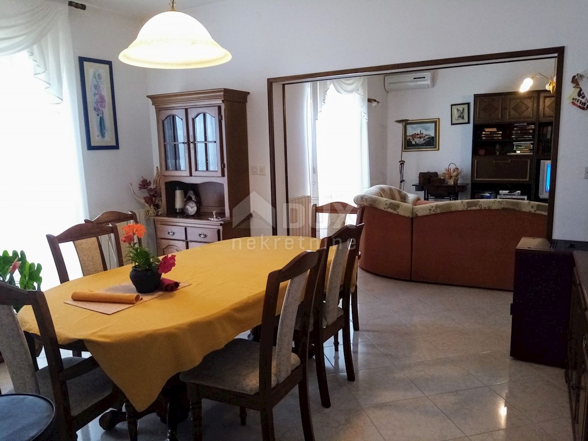 ISTRIA, LABIN - Bella casa vicino alla città con giardino paesaggistico