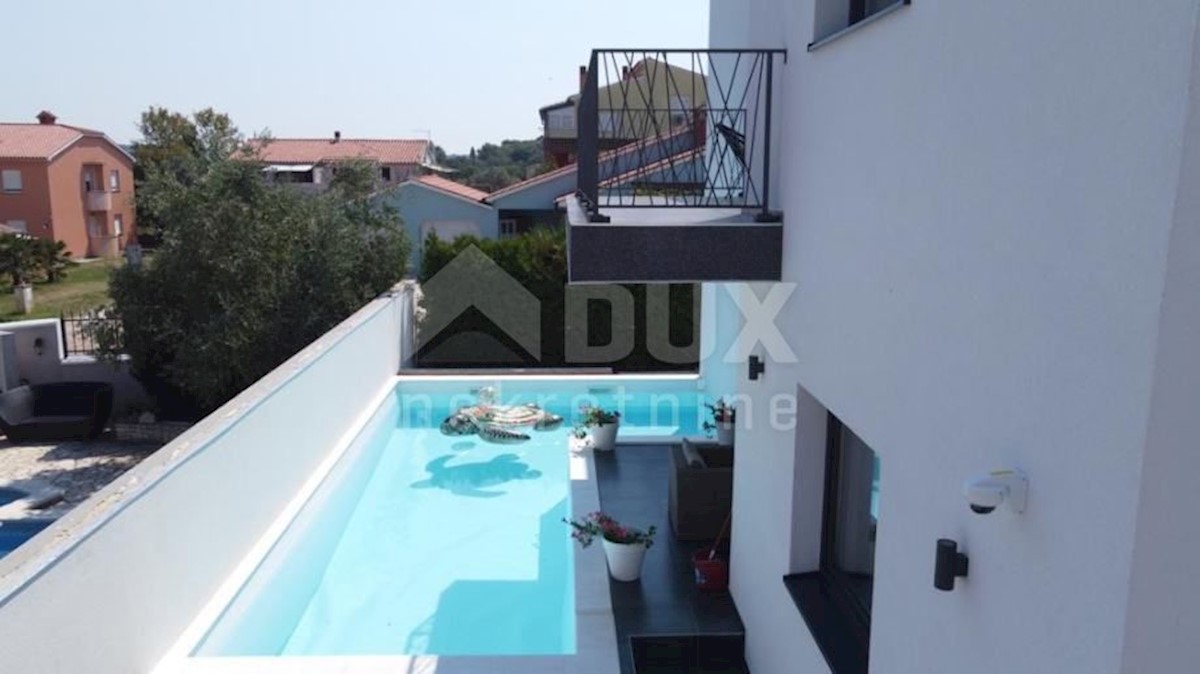 ISTRIA, PULA, ŠTINJAN- Villa moderna con piscina e vista mare