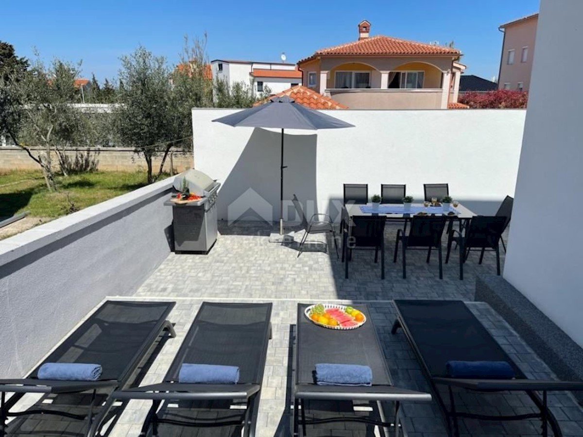 ISTRIA, PULA, ŠTINJAN- Villa moderna con piscina e vista mare