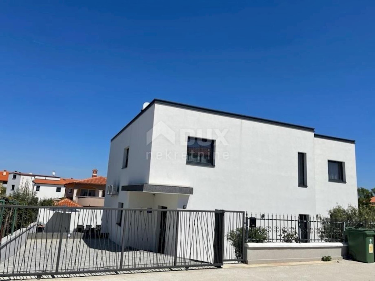 ISTRIA, PULA, ŠTINJAN- Villa moderna con piscina e vista mare