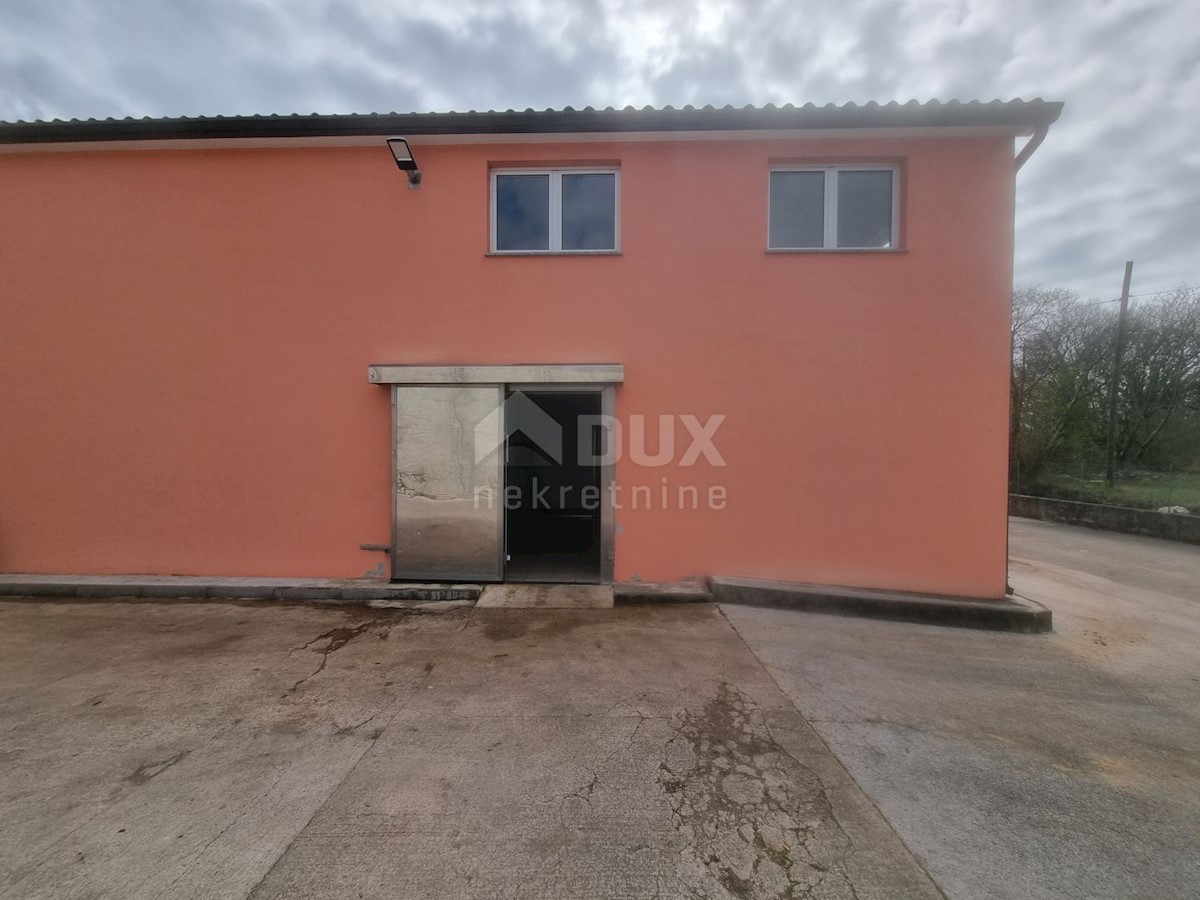 Locale commerciale Labin, 401m2