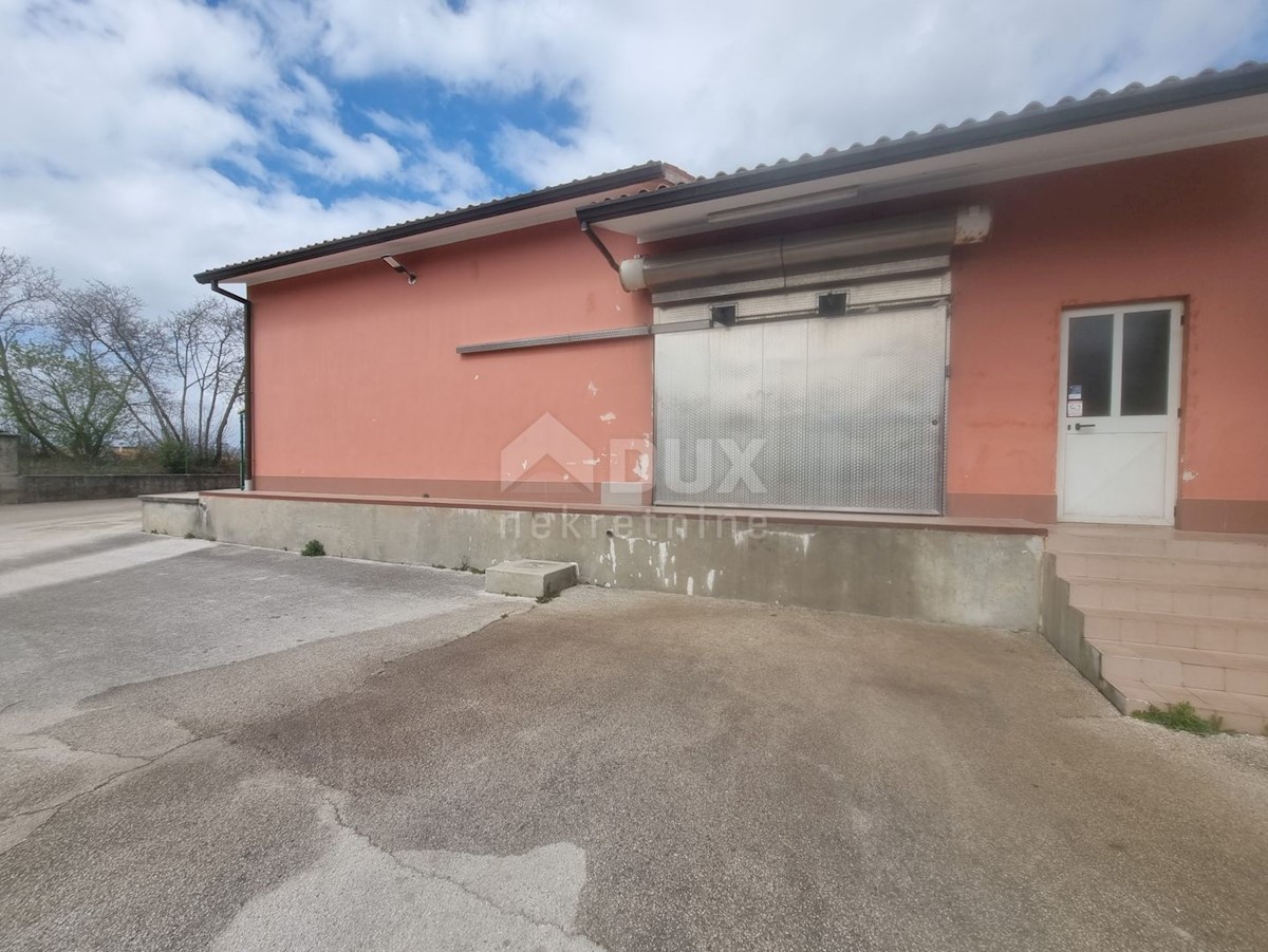 Locale commerciale Labin, 401m2