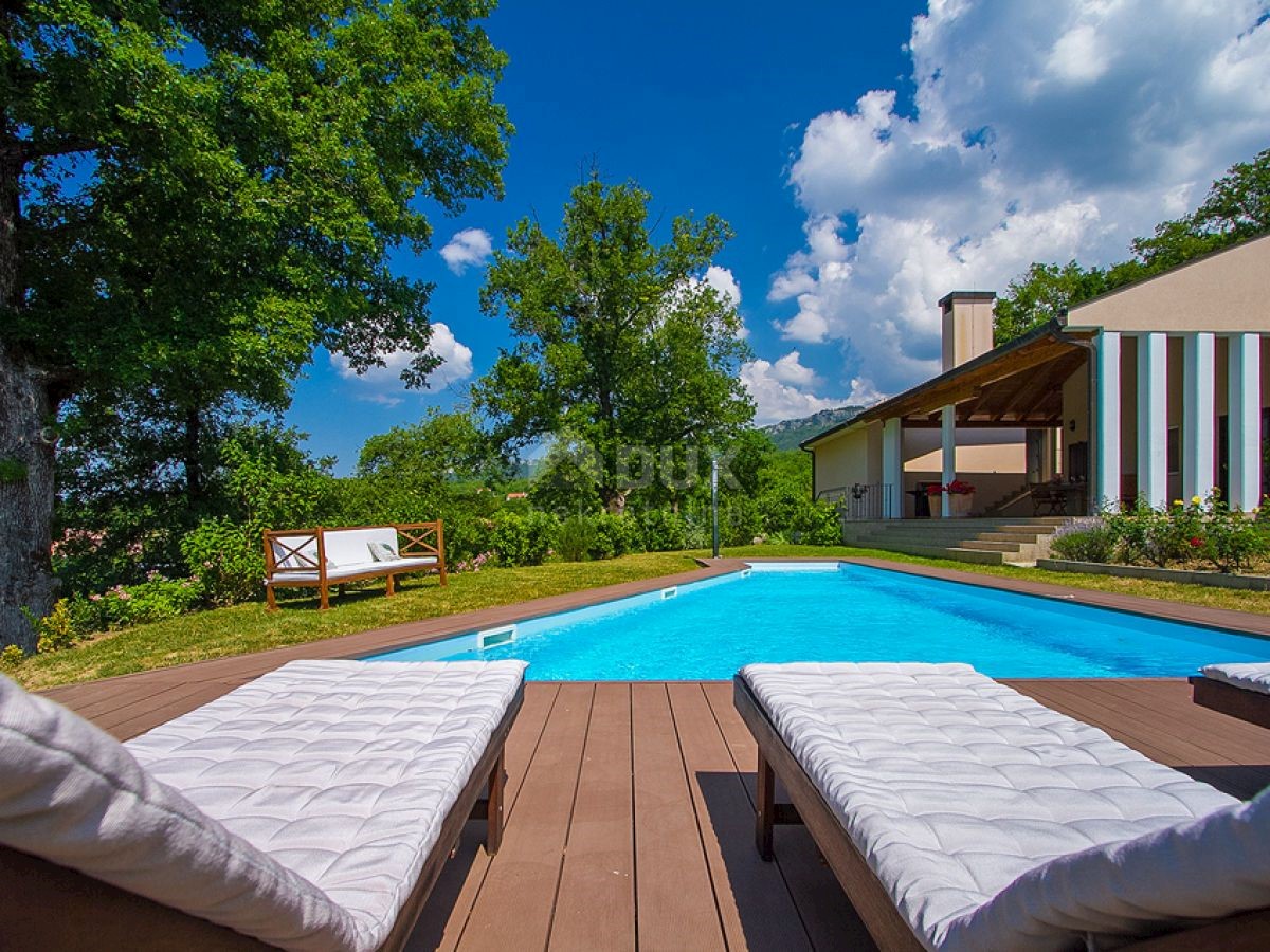 ISTRIA, BUZET - Villa dal design moderno con piscina su ampio giardino