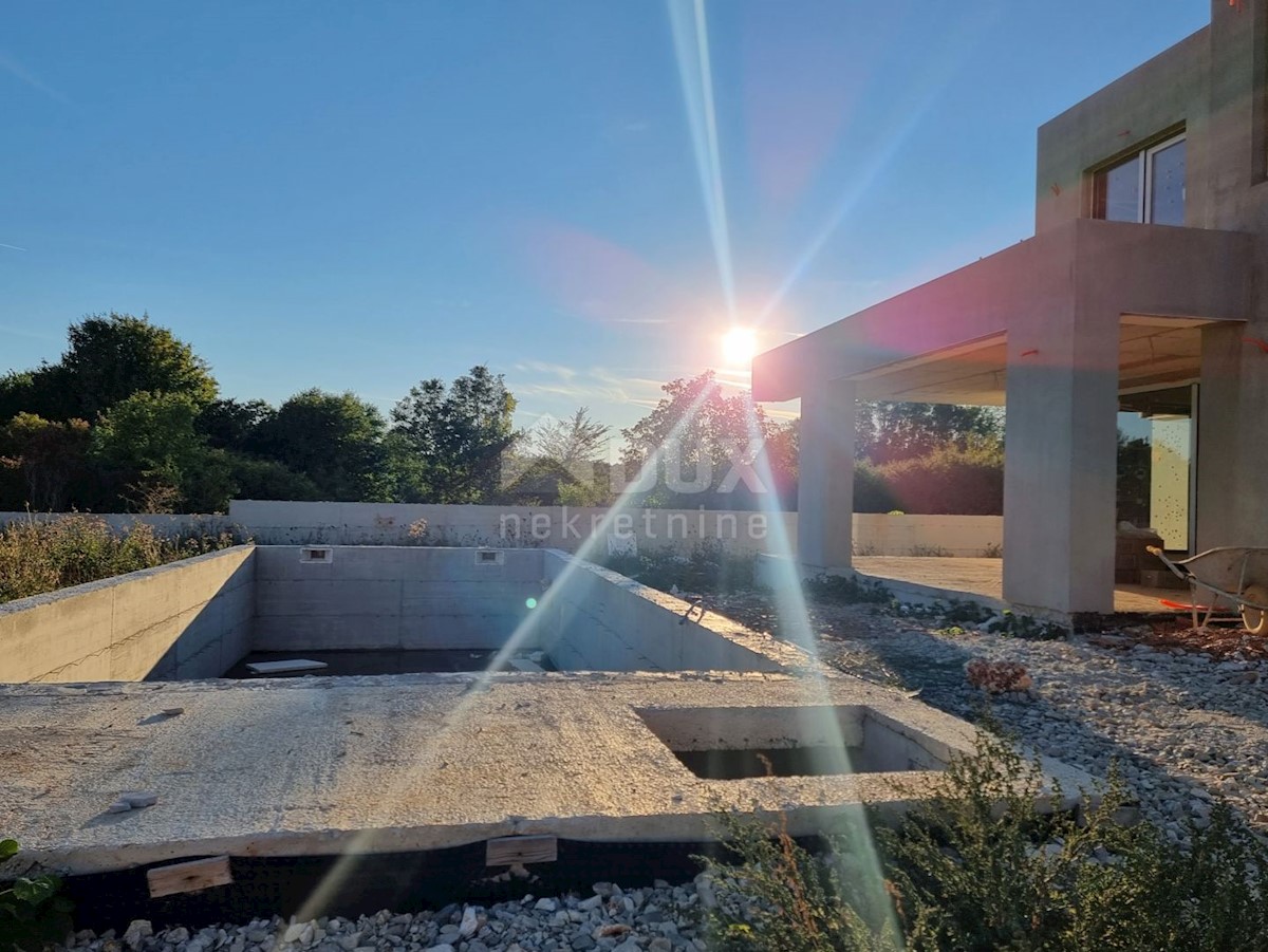 ISTRIA, LABIN - Villa con piscina in un ambiente tranquillo