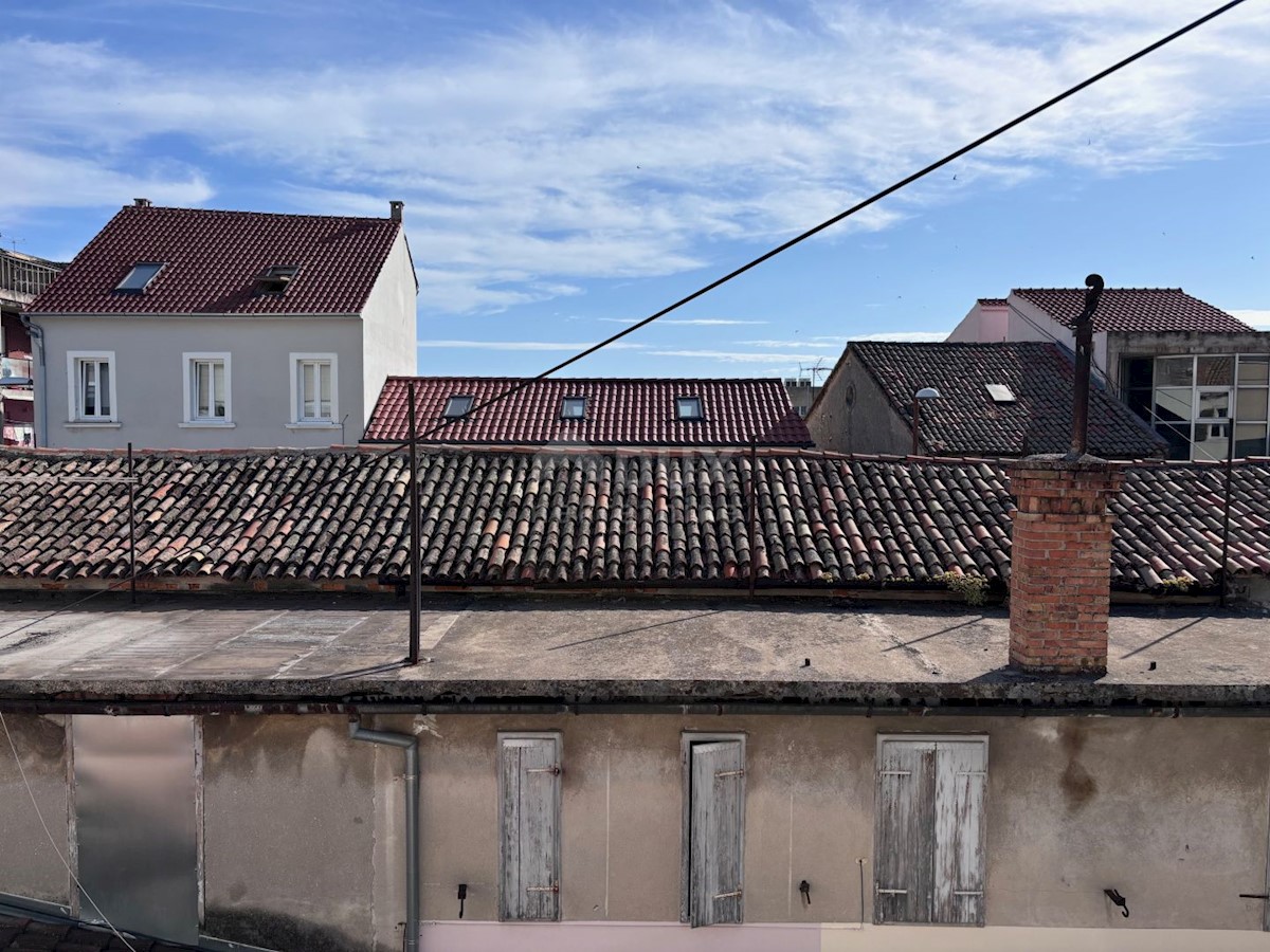 ŠIBENIK, CENTRO - Casa e taverna con un grande potenziale nel centro della città