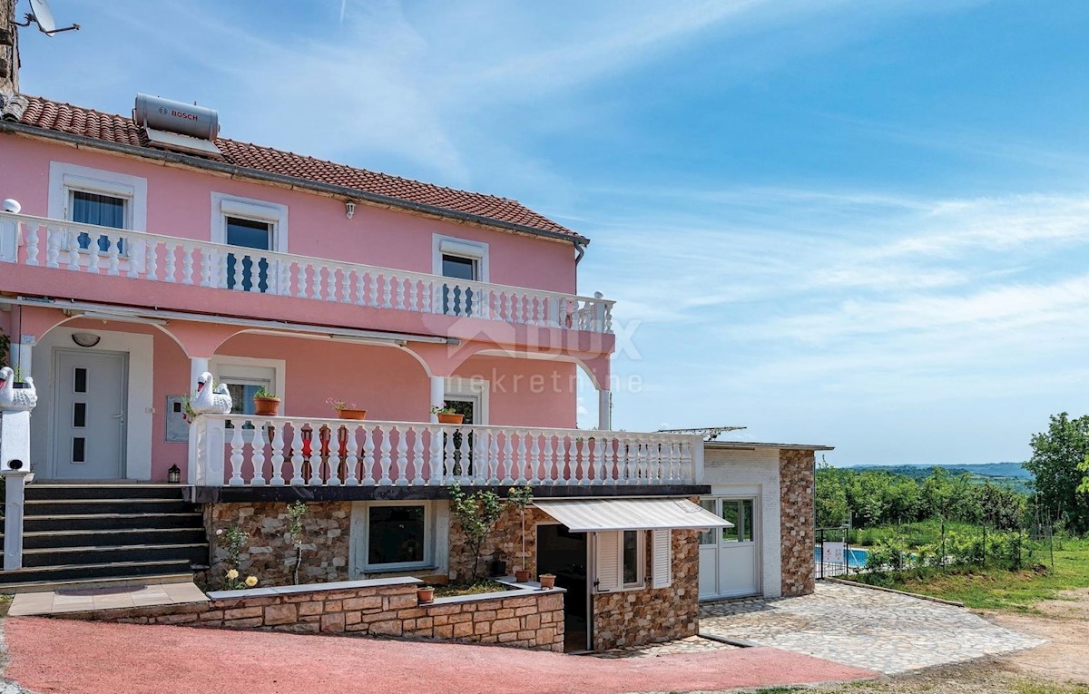 ISTRIA, BRTONIGLA - Casa con vista panoramica