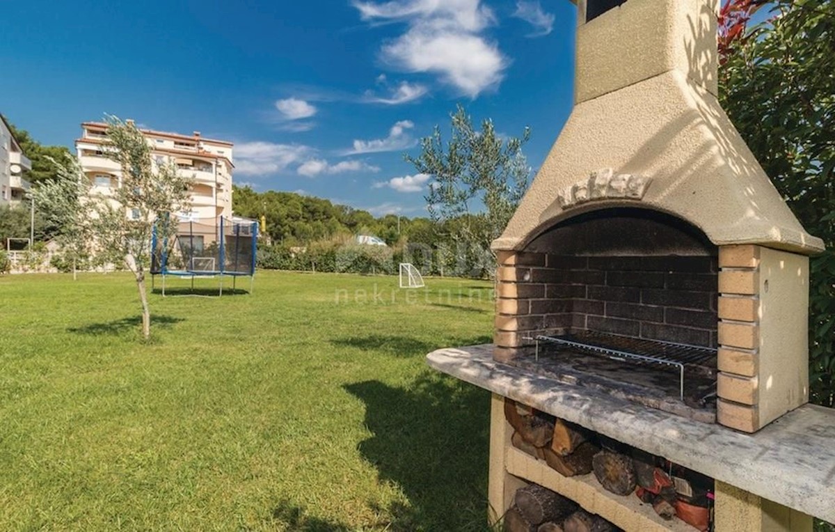 ISTRIA, PULA Villa con piscina vicino alle spiagge cittadine!