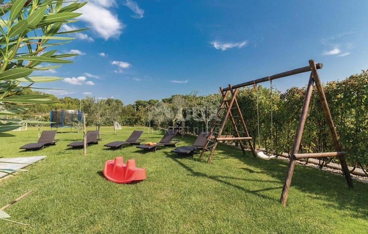 ISTRIA, PULA Villa con piscina vicino alle spiagge cittadine!