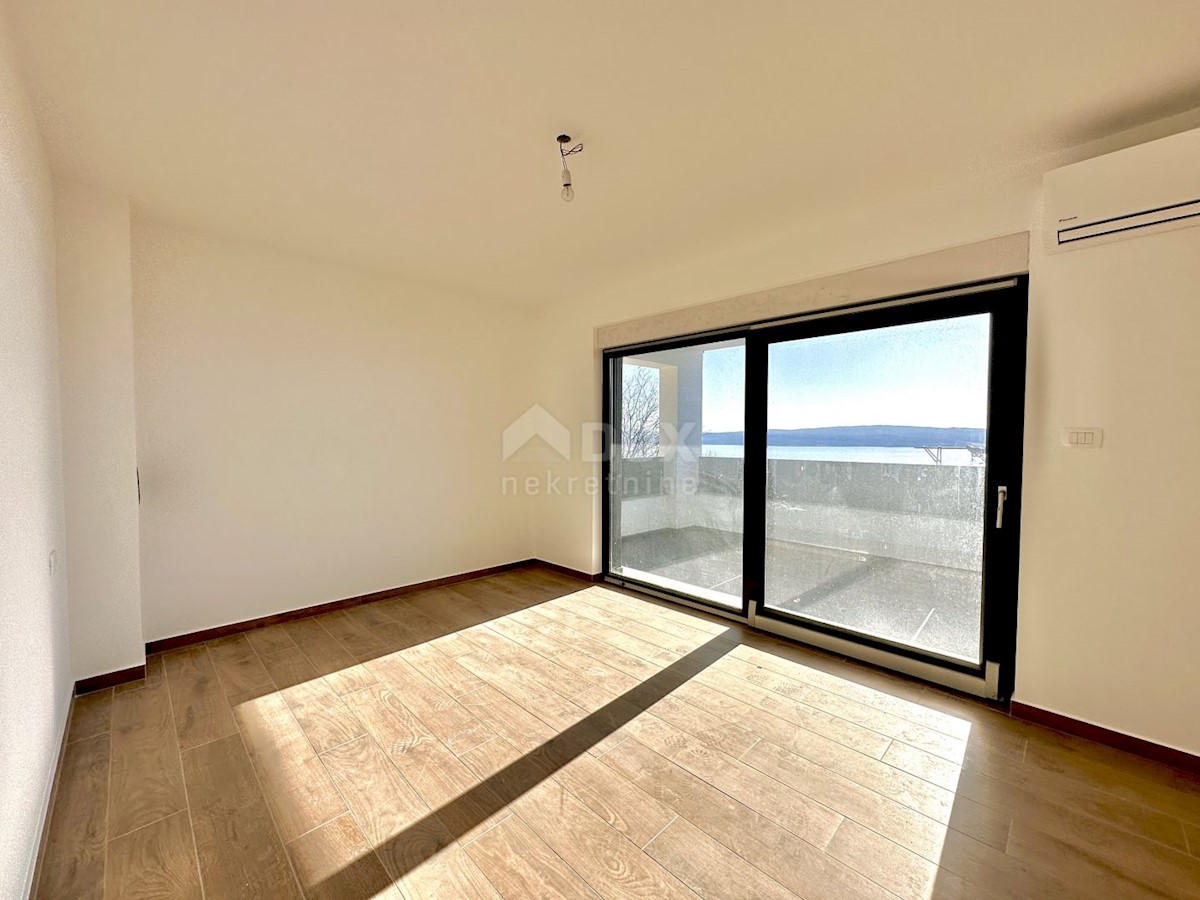 CRIKVENICA - Appartamento a due piani, 101 m2, vista mare!