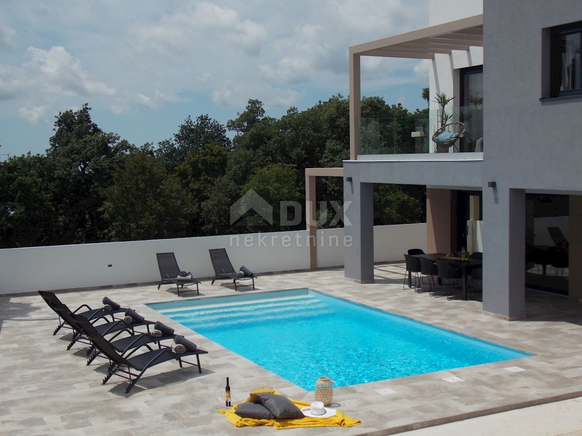 ISTRIA, BARBAN - Casa con piscina immersa nel verde