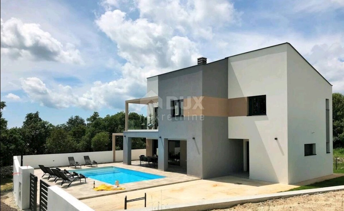 ISTRIA, BARBAN - Casa con piscina immersa nel verde