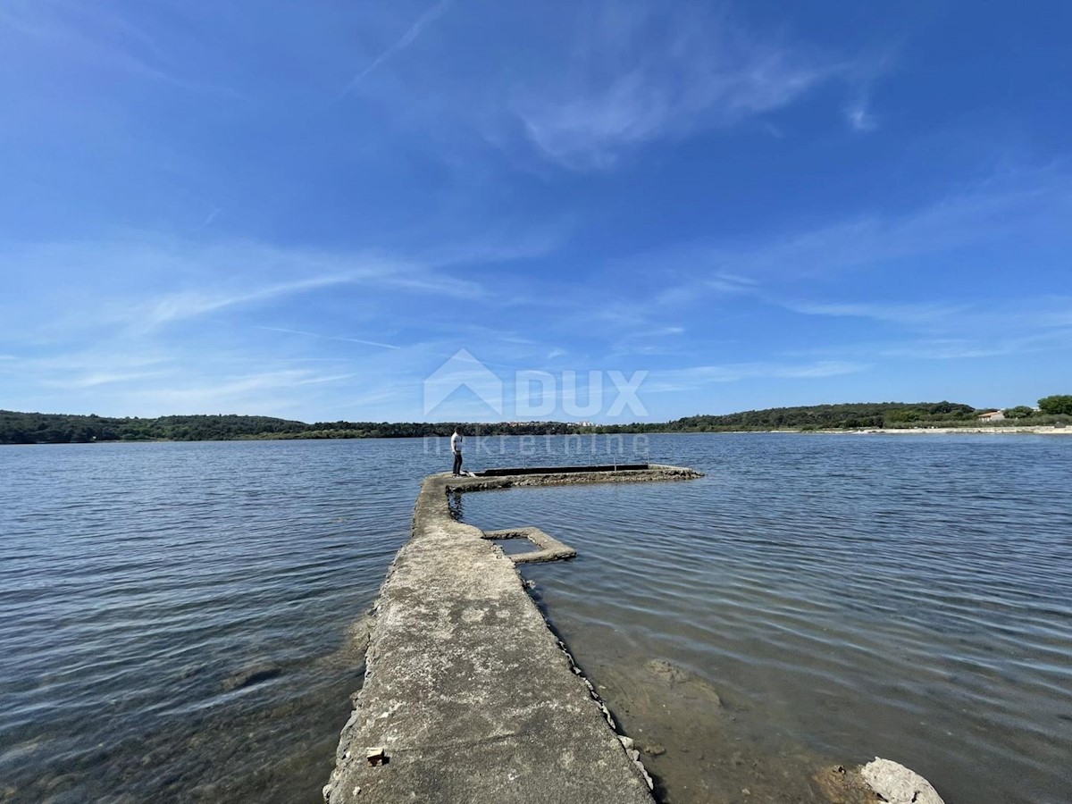 ISTRIA, POMER- Casa, piscina coperta, giardino magico! Proprio accanto alla spiaggia!