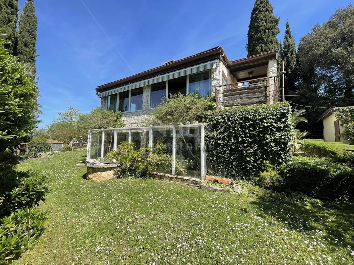 ISTRIA, POMER- Casa, piscina coperta, giardino magico! Proprio accanto alla spiaggia!