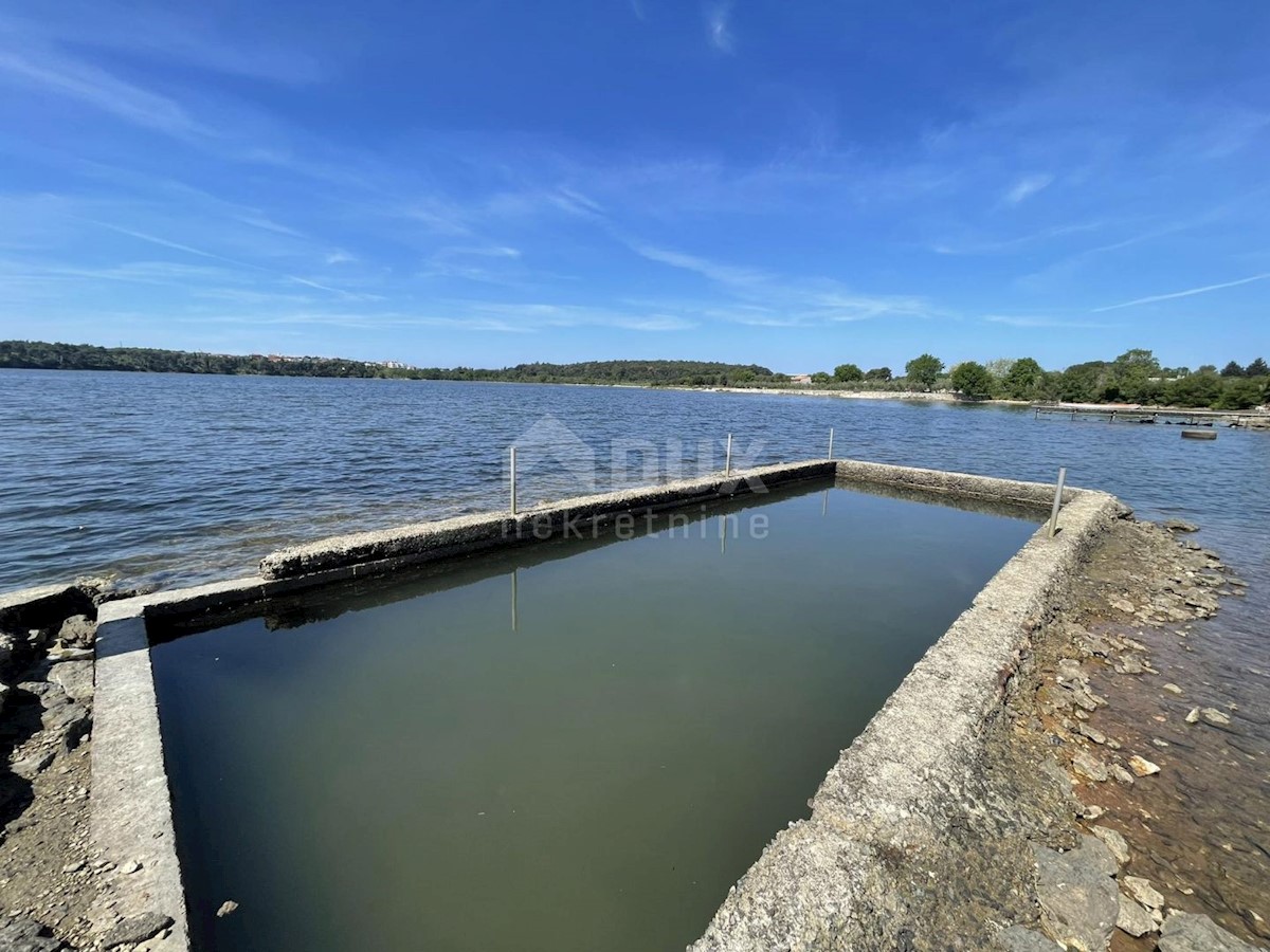 ISTRIA, POMER- Casa, piscina coperta, giardino magico! Proprio accanto alla spiaggia!