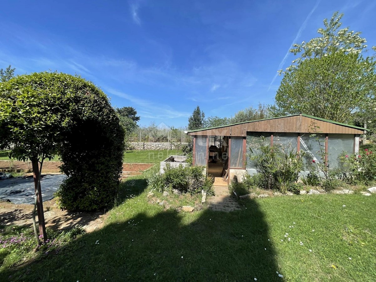 ISTRIA, POMER- Casa, piscina coperta, giardino magico! Proprio accanto alla spiaggia!
