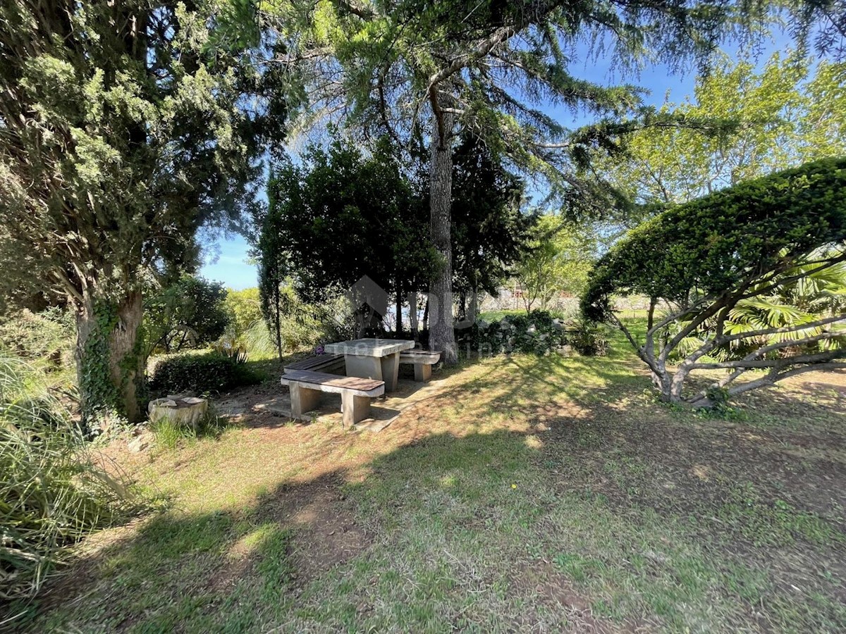 ISTRIA, POMER- Casa, piscina coperta, giardino magico! Proprio accanto alla spiaggia!