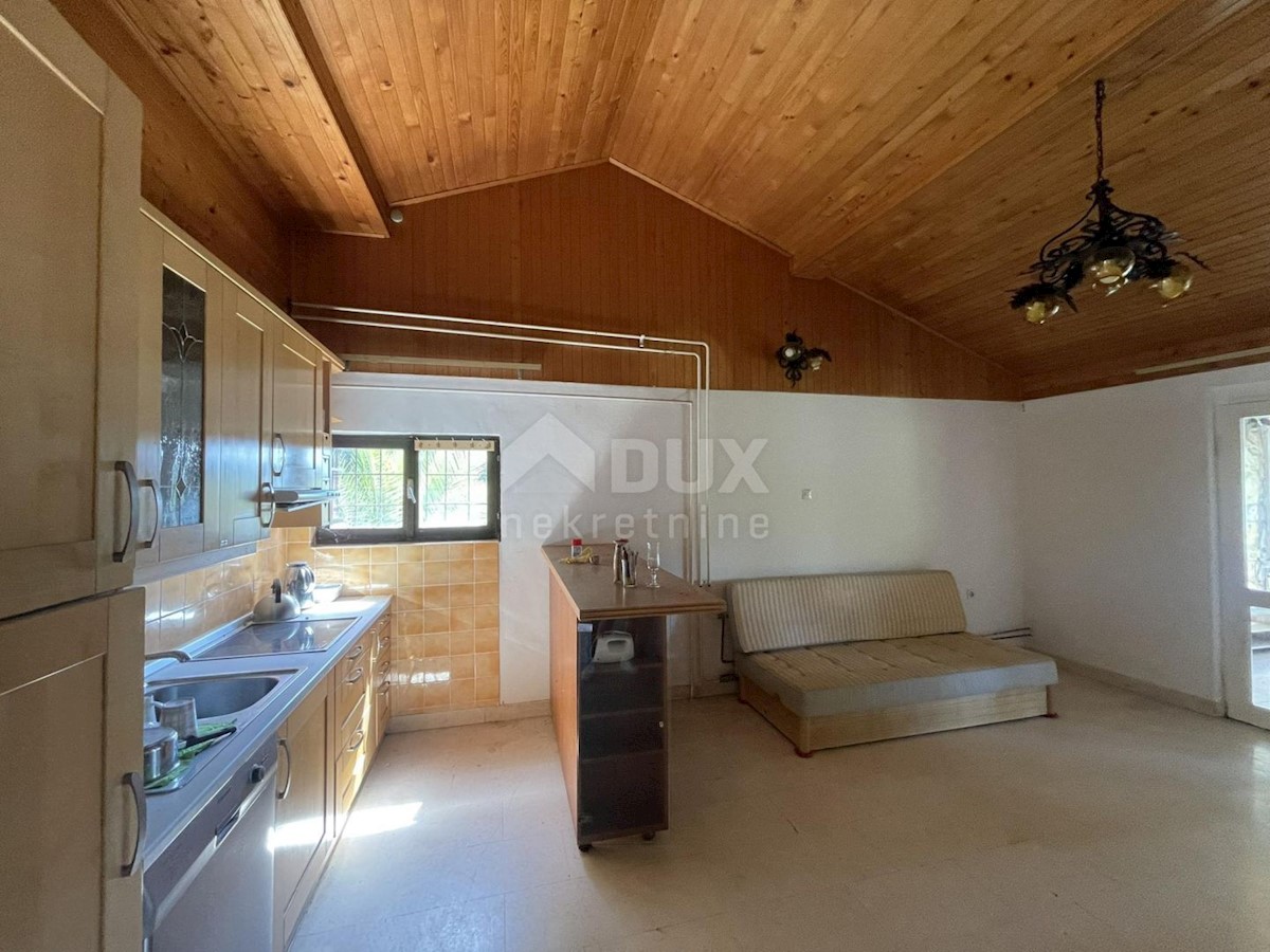 ISTRIA, POMER- Casa, piscina coperta, giardino magico! Proprio accanto alla spiaggia!
