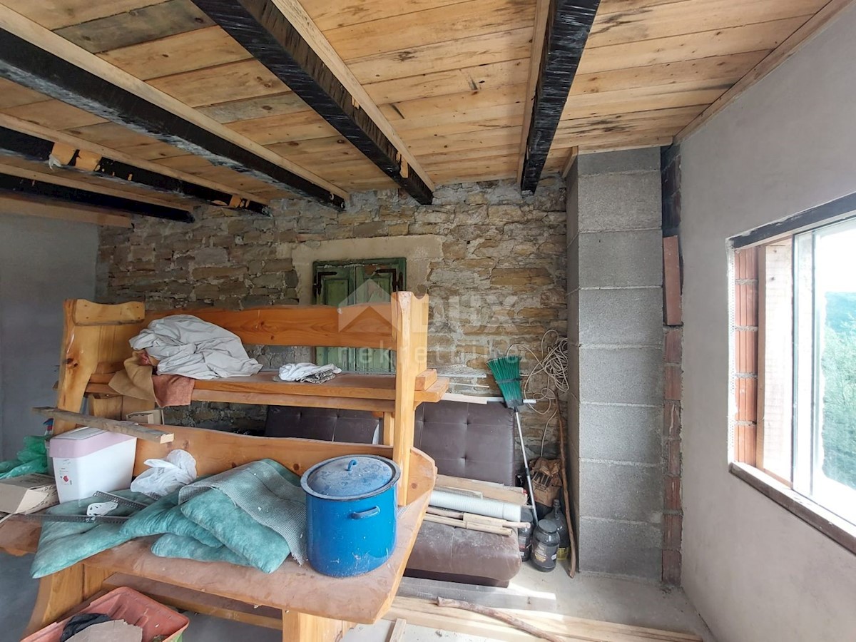 ISTRIA, GRAČIŠĆE - Una casa in pietra in completa solitudine con vista sul verde