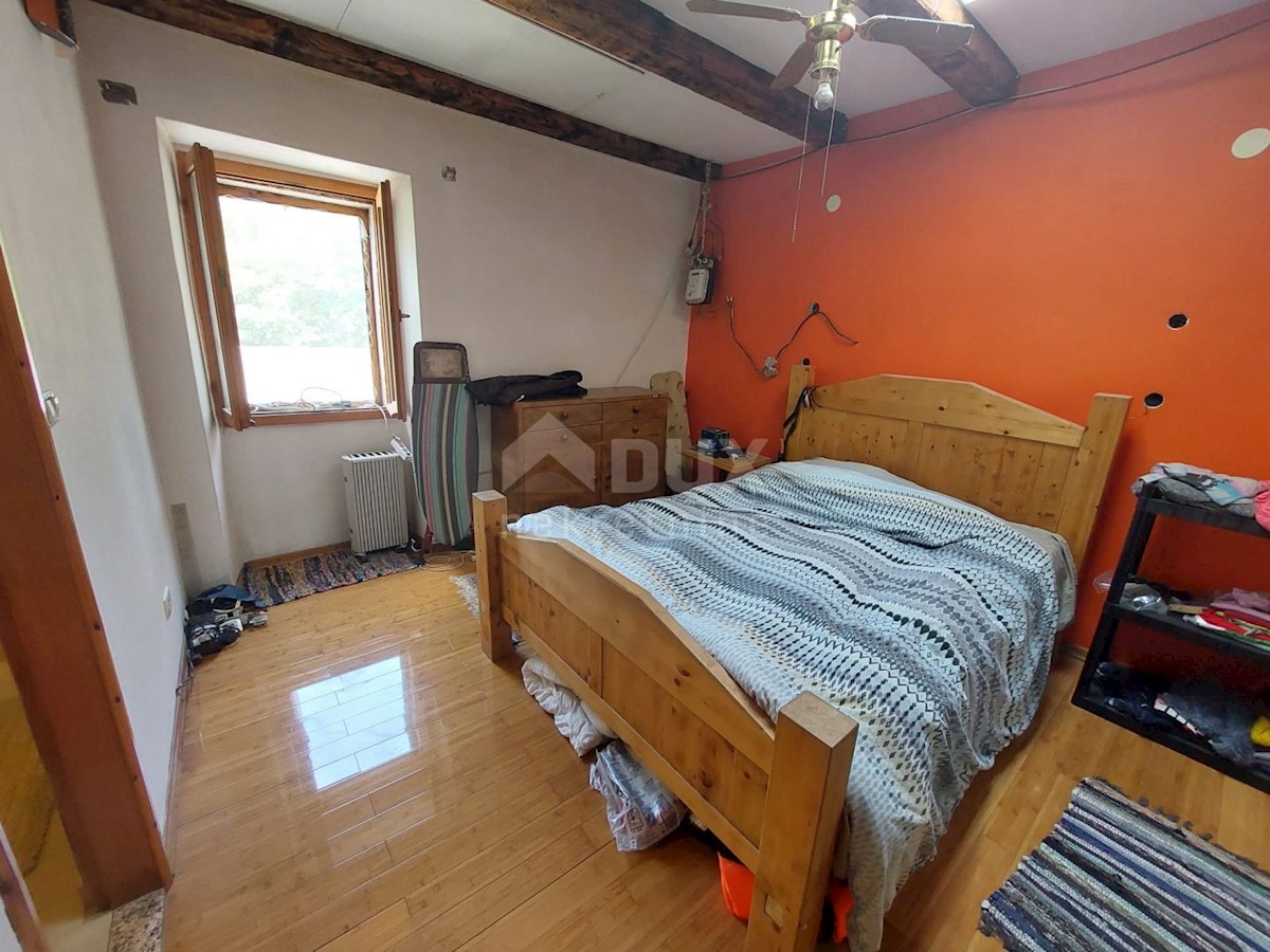 ISTRIA, GRAČIŠĆE - Una casa in pietra in completa solitudine con vista sul verde