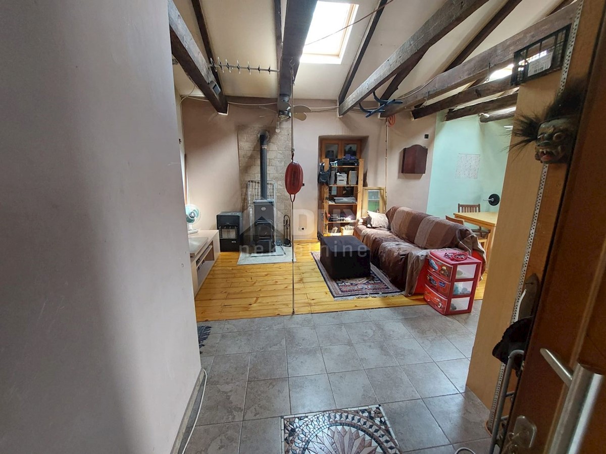 ISTRIA, GRAČIŠĆE - Una casa in pietra in completa solitudine con vista sul verde