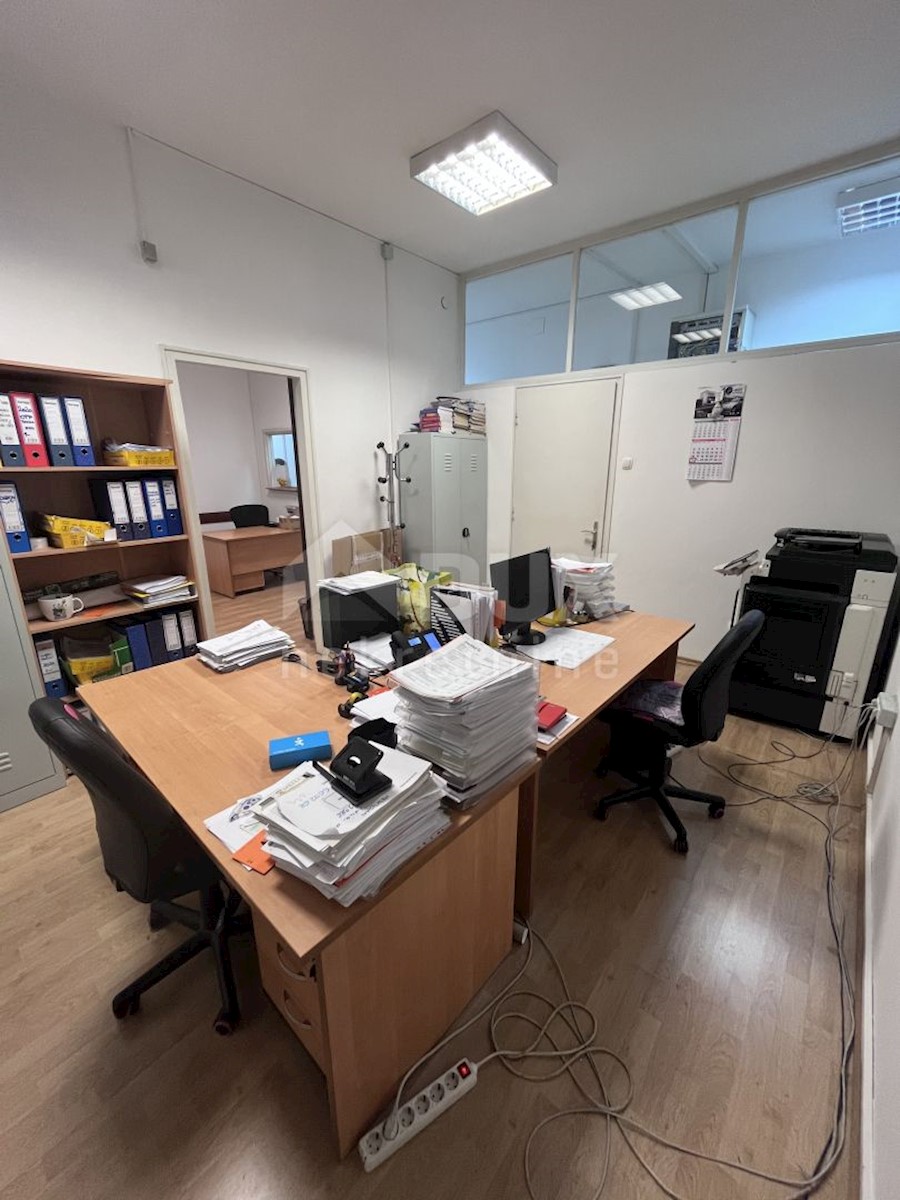 Locale commerciale Pećine, Rijeka, 144,50m2