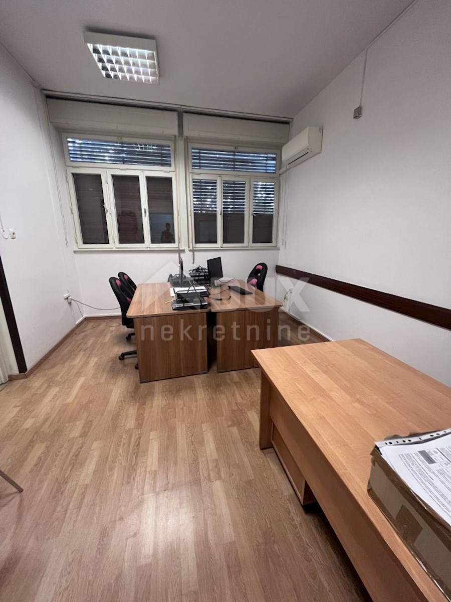 Locale commerciale Pećine, Rijeka, 144,50m2