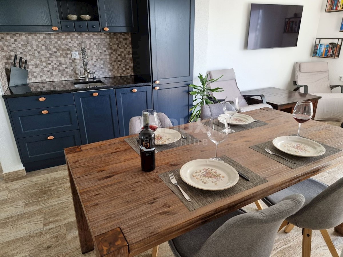ZADAR, VIR - Casa spaziosa con 5 appartamenti