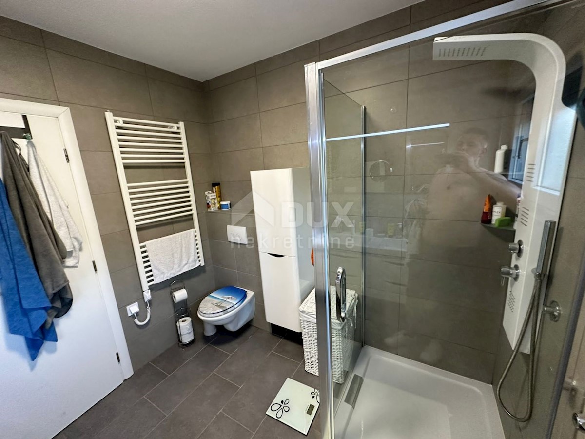 ZADAR, VIR - Casa spaziosa con 5 appartamenti