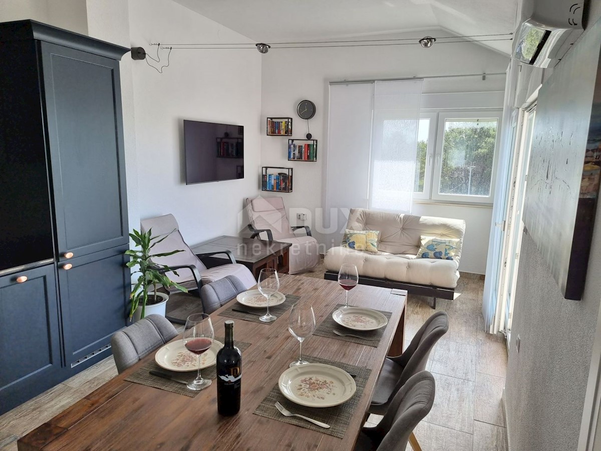 ZADAR, VIR - Casa spaziosa con 5 appartamenti
