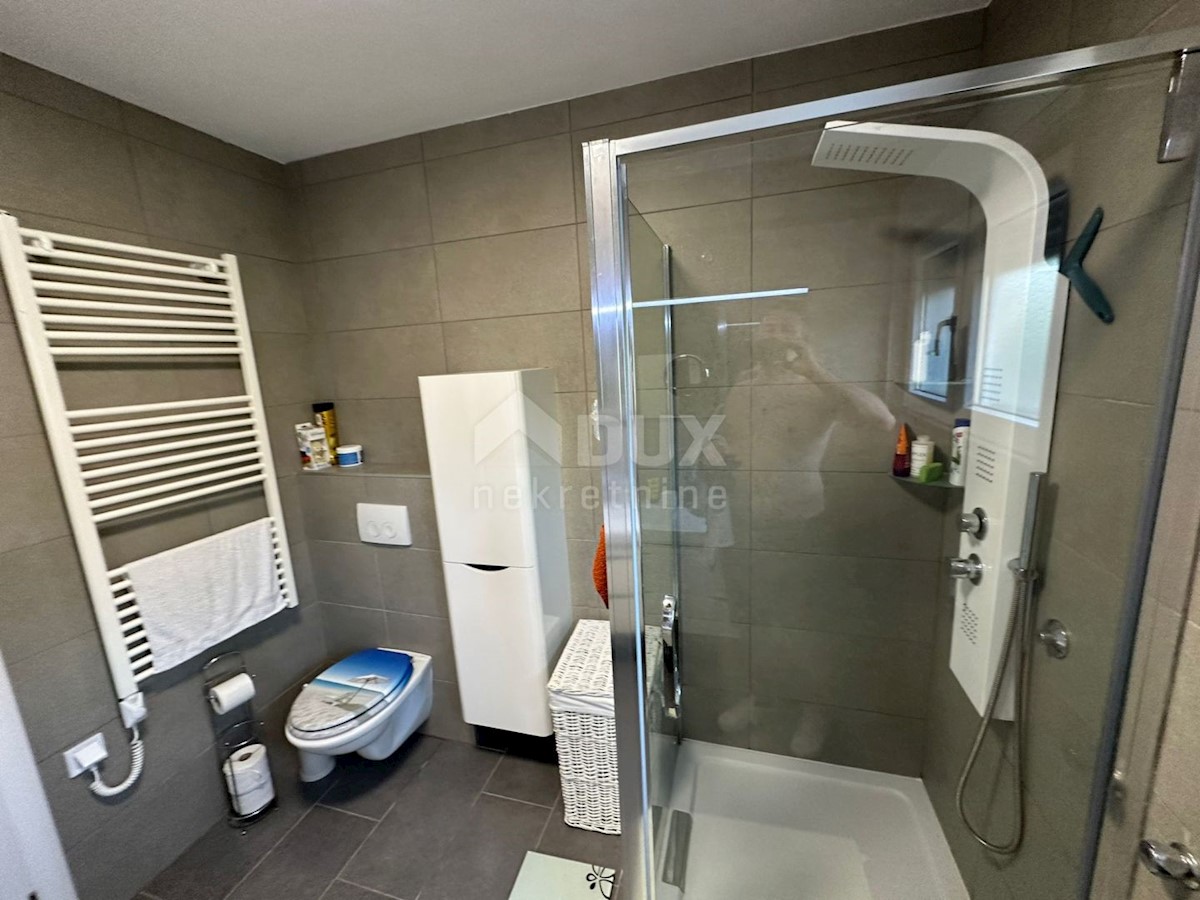 ZADAR, VIR - Casa spaziosa con 5 appartamenti
