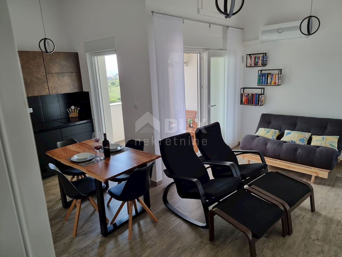 ZADAR, VIR - Casa spaziosa con 5 appartamenti