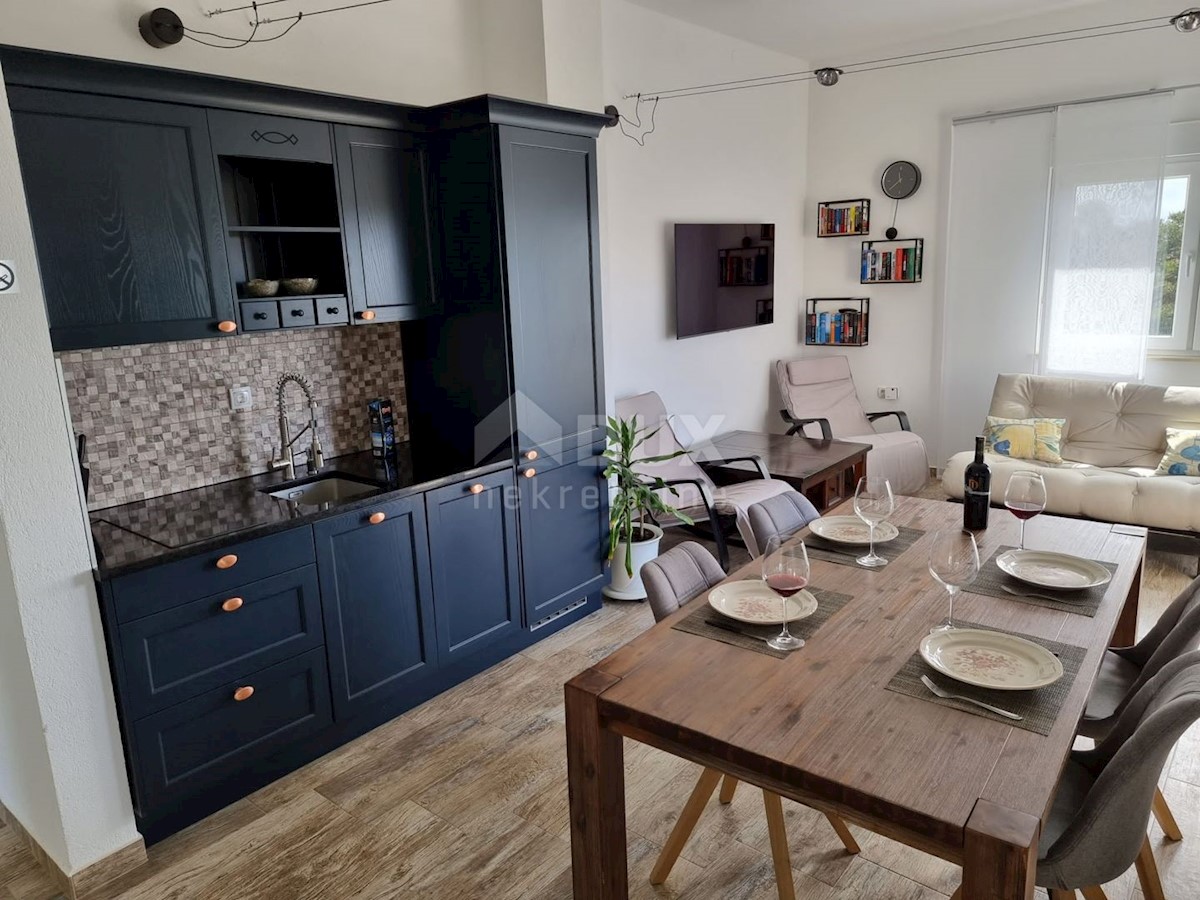 ZADAR, VIR - Casa spaziosa con 5 appartamenti