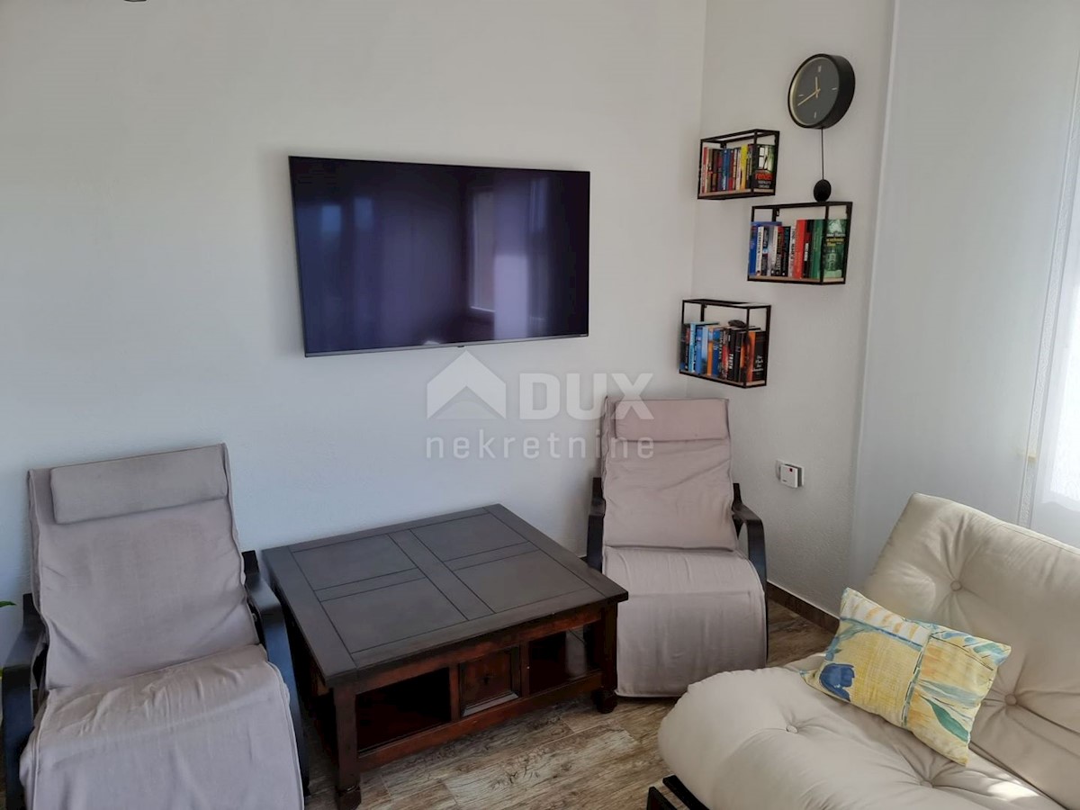 ZADAR, VIR - Casa spaziosa con 5 appartamenti