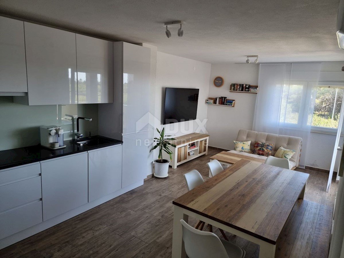 ZADAR, VIR - Casa spaziosa con 5 appartamenti