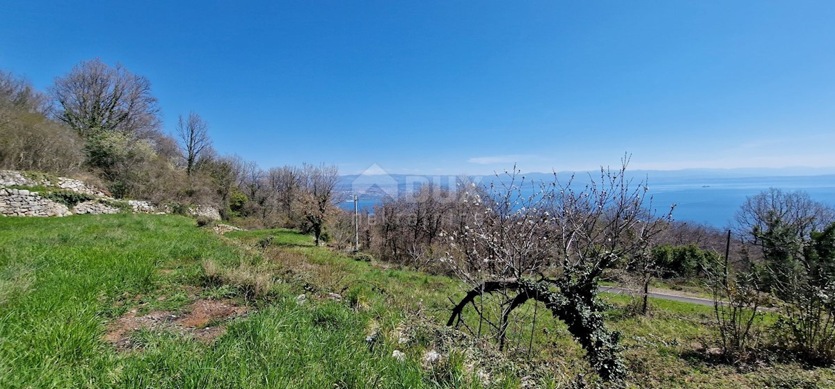 LOVRAN, DOBREĆ - Terreno edificabile con vista mare