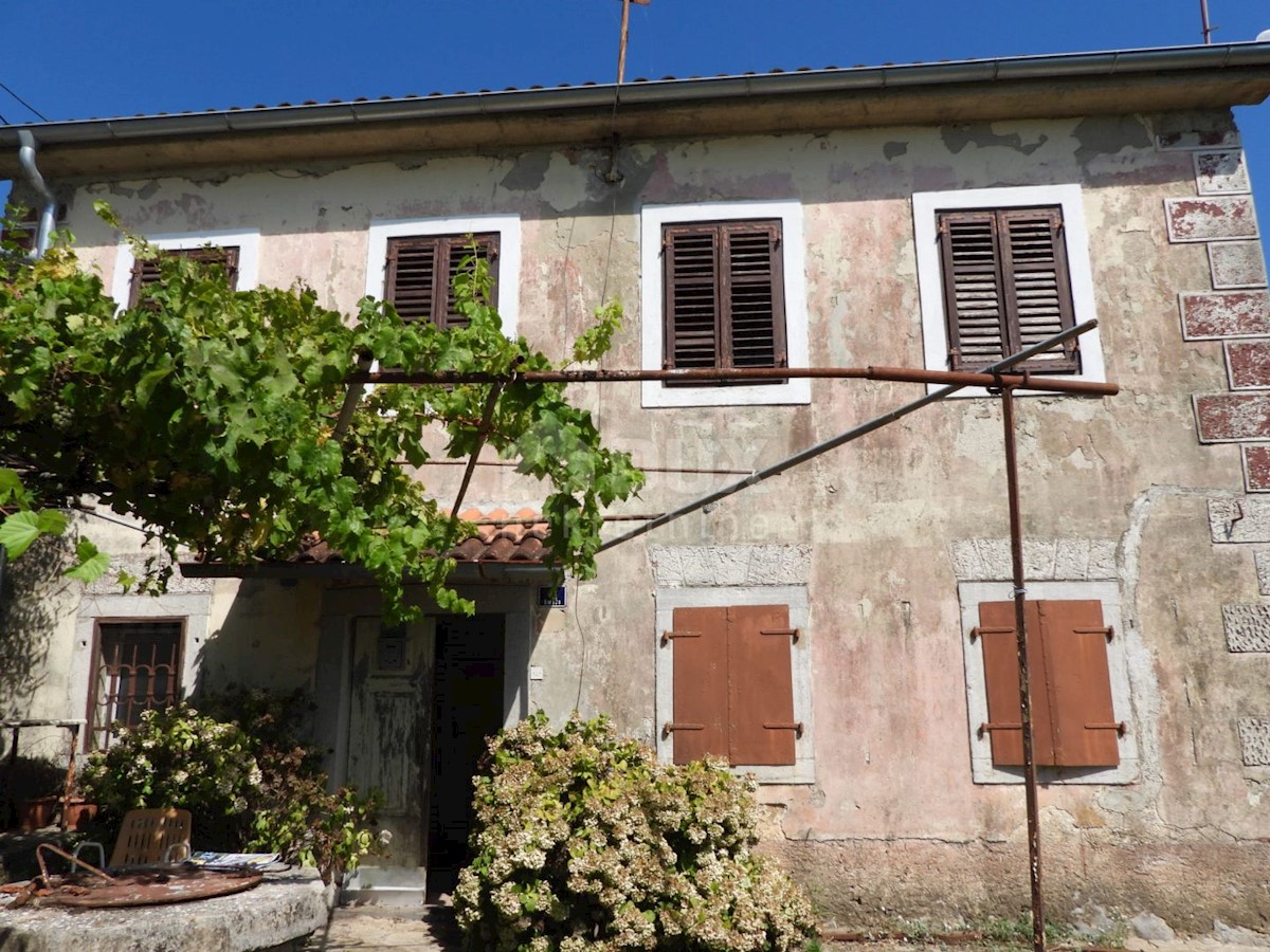 OPATIJA, IČIĆI, POLJANE - terreno edificabile 1333m2 + vecchia casa 85m2 con vista mare per casa familiare/ villa/ appartamenti/ casa in affitto - vacanza con piscina