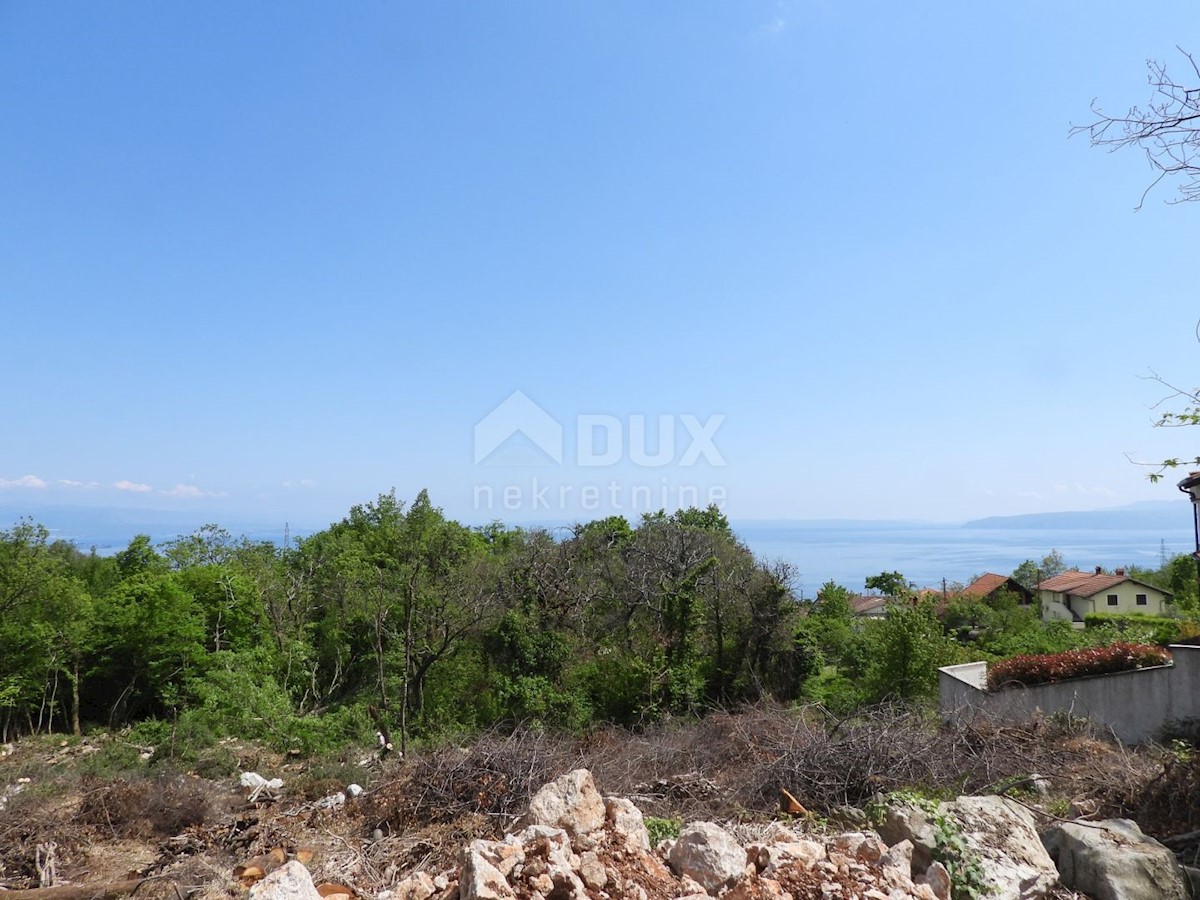 OPATIJA, IČIĆI, POLJANE - terreno edificabile 1333m2 + vecchia casa 85m2 con vista mare per casa familiare/ villa/ appartamenti/ casa in affitto - vacanza con piscina