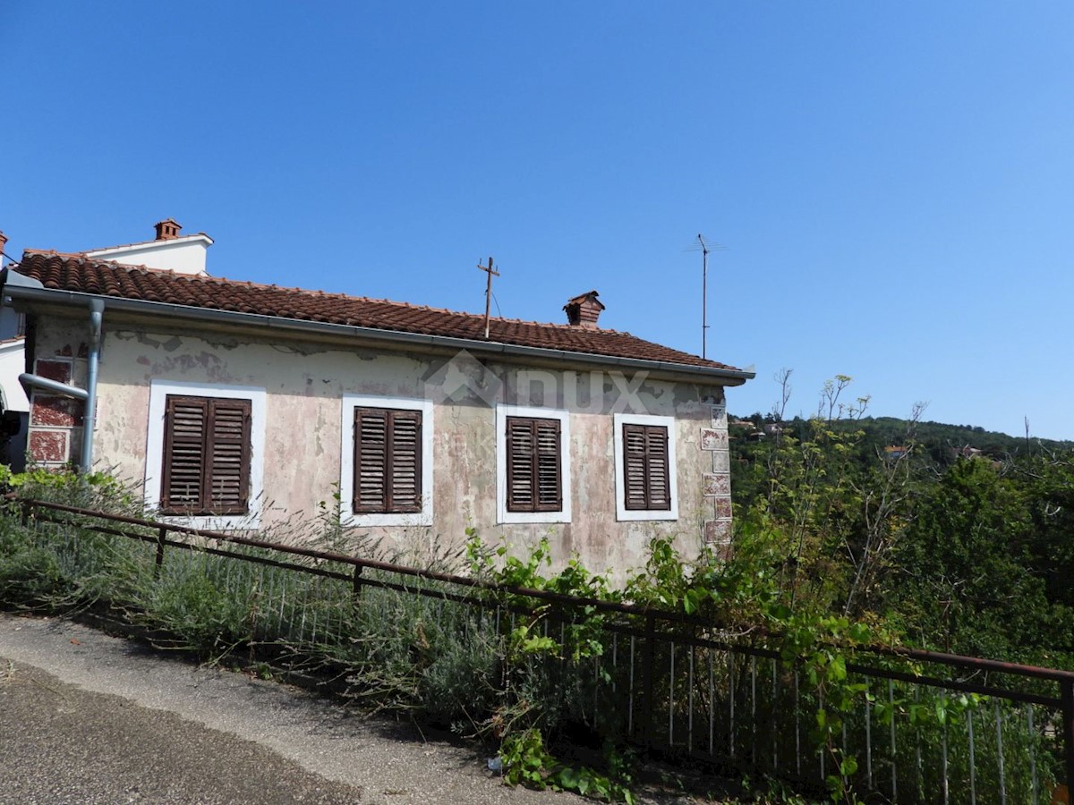 OPATIJA, IČIĆI, POLJANE - terreno edificabile 1333m2 + vecchia casa 85m2 con vista mare per casa familiare/ villa/ appartamenti/ casa in affitto - vacanza con piscina