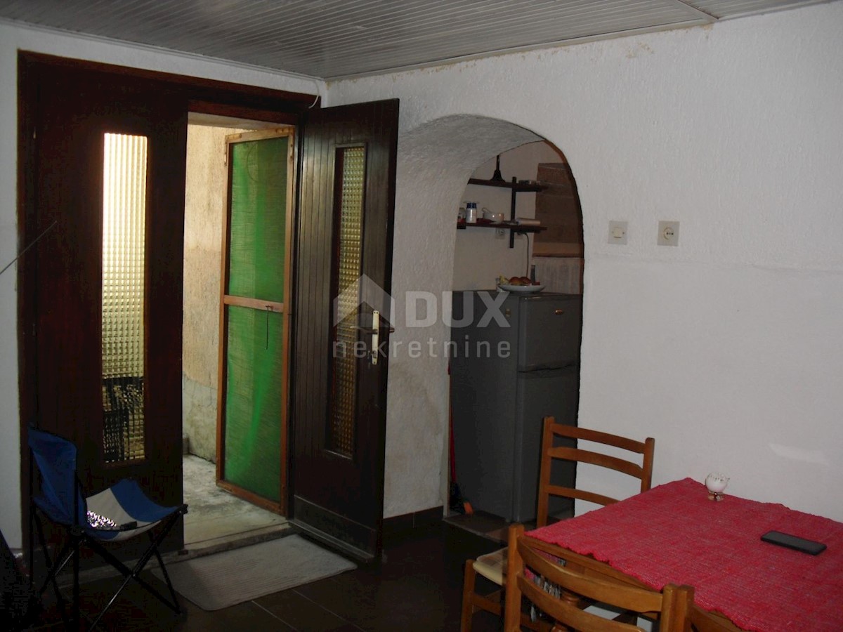 ISOLA DI KRK, POLJE - Casa in pietra in una posizione tranquilla
