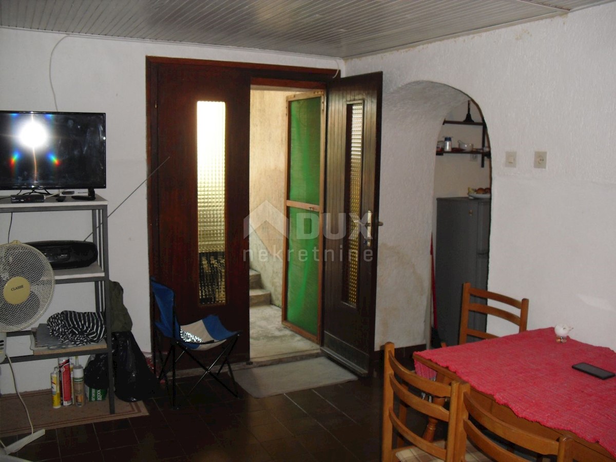 ISOLA DI KRK, POLJE - Casa in pietra in una posizione tranquilla