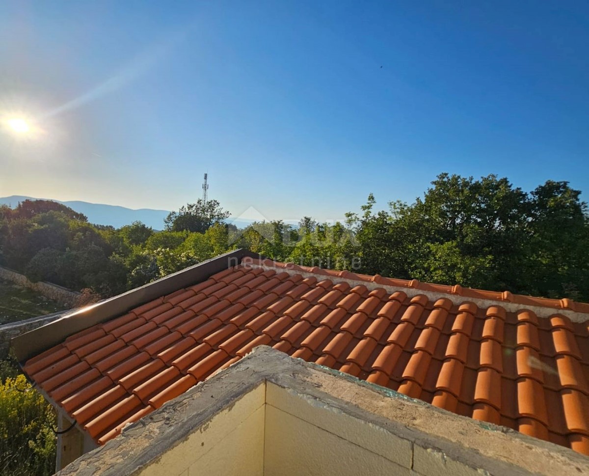 L'ISOLA DI KRK, zona più ampia della città di Krk - Casa con piscina in fase Rohbau