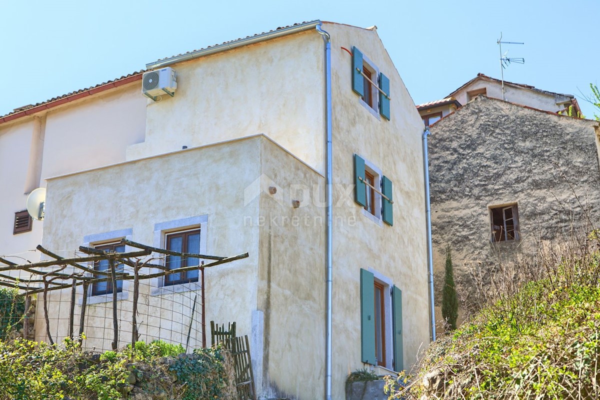 ISOLA DI KRK, DOBRINJ - Casa rustica con jacuzzi