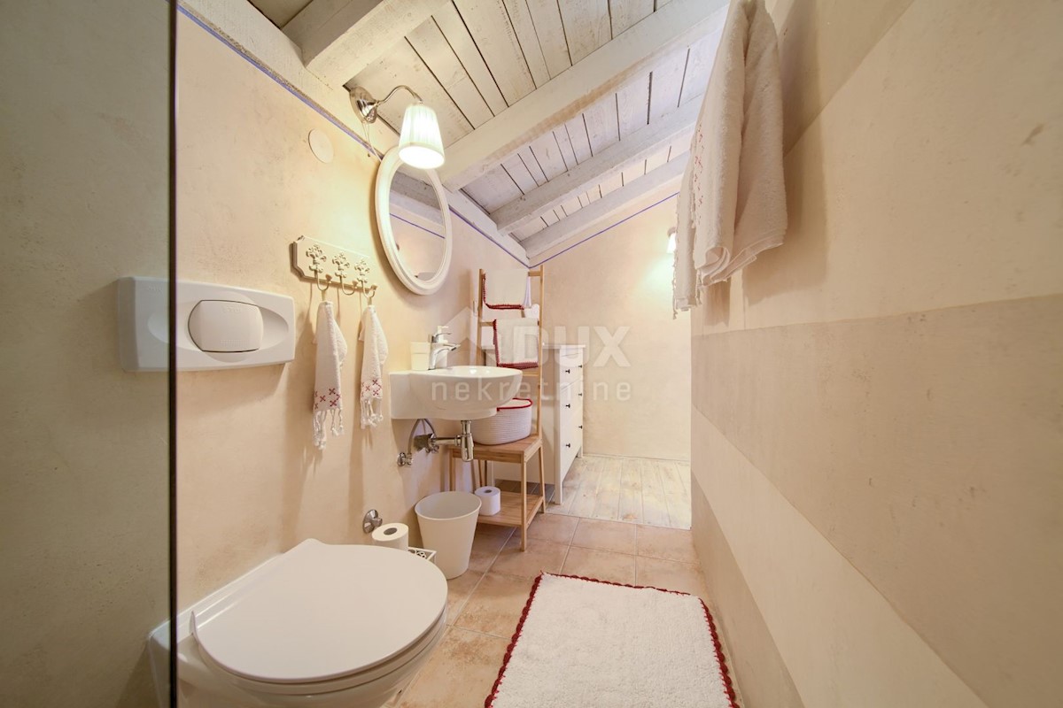 ISOLA DI KRK, DOBRINJ - Casa rustica con jacuzzi
