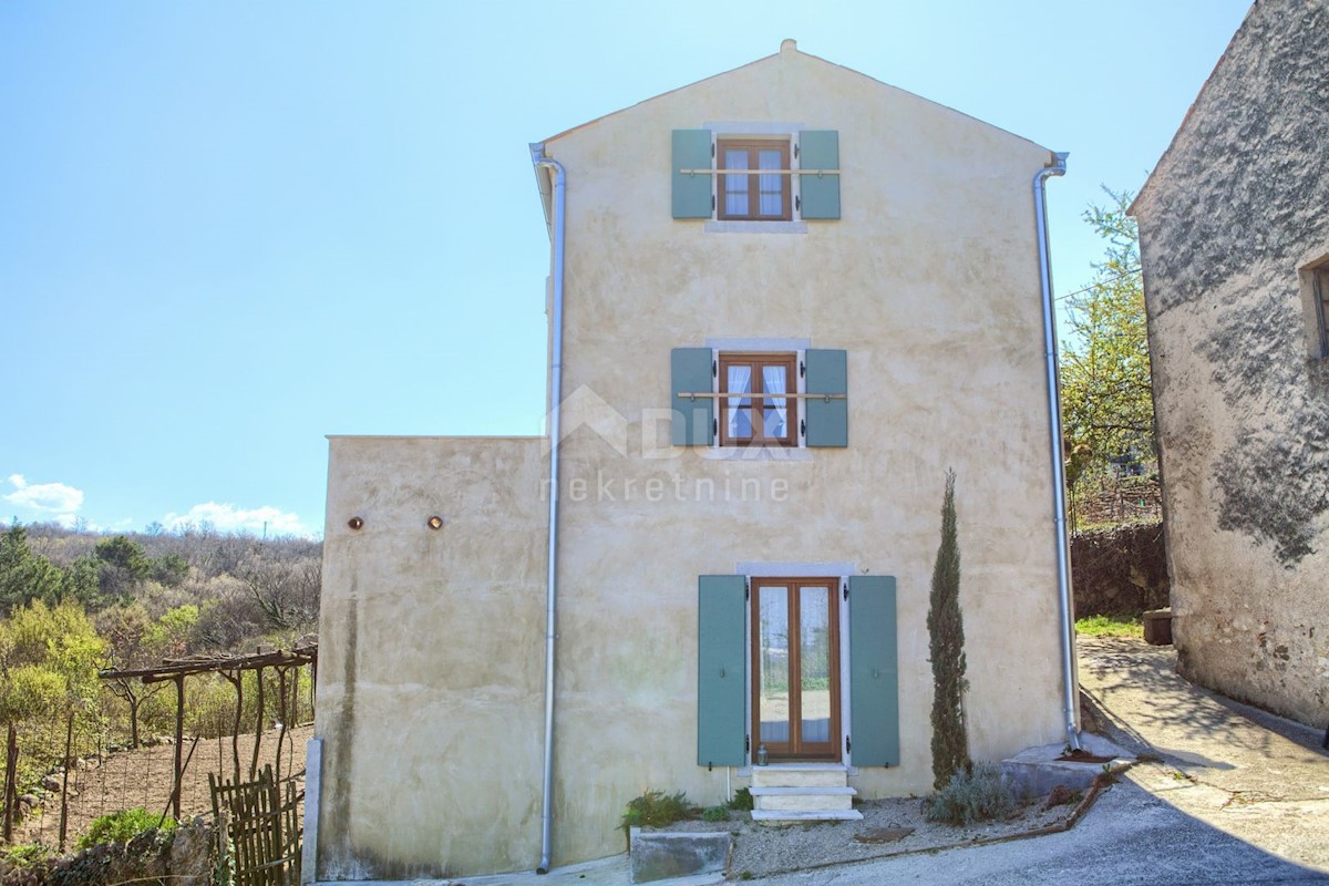 ISOLA DI KRK, DOBRINJ - Casa rustica con jacuzzi