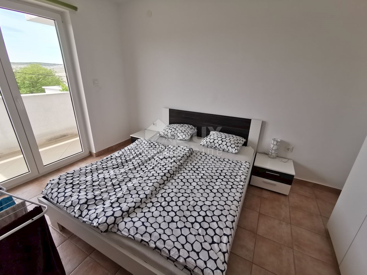 CRIKVENICA, JADRANOVO - Appartamento duplex, 98m2 in una bella posizione vicino al mare