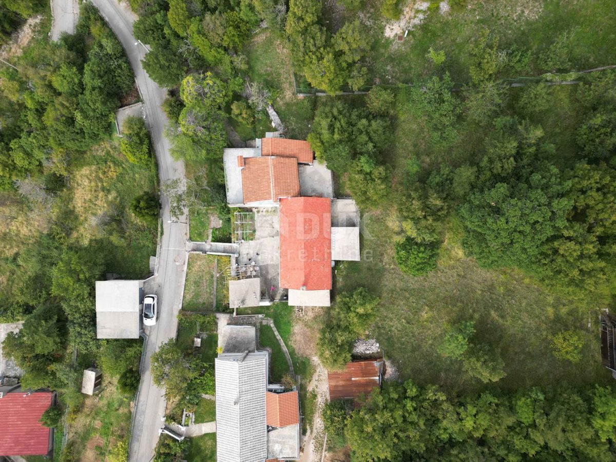 RIJEKA, HRELJIN - casa bifamiliare 150m2 con vista mare + dintorni 650m2