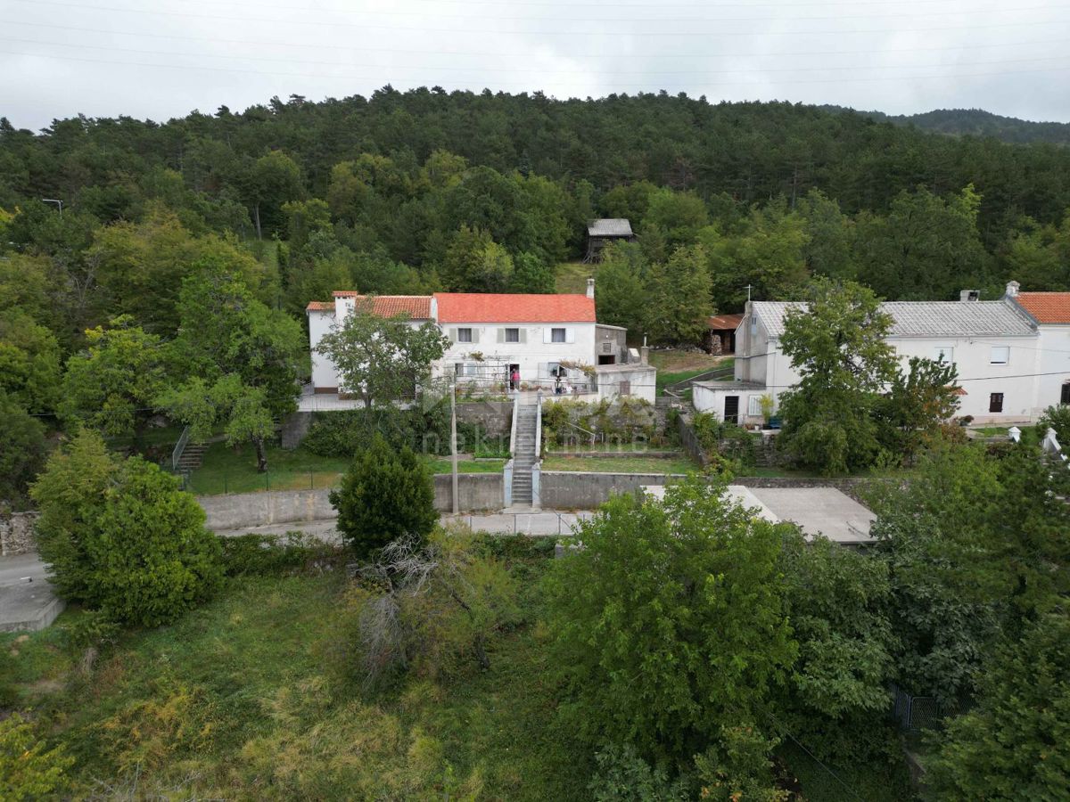 RIJEKA, HRELJIN - casa bifamiliare 150m2 con vista mare + dintorni 650m2