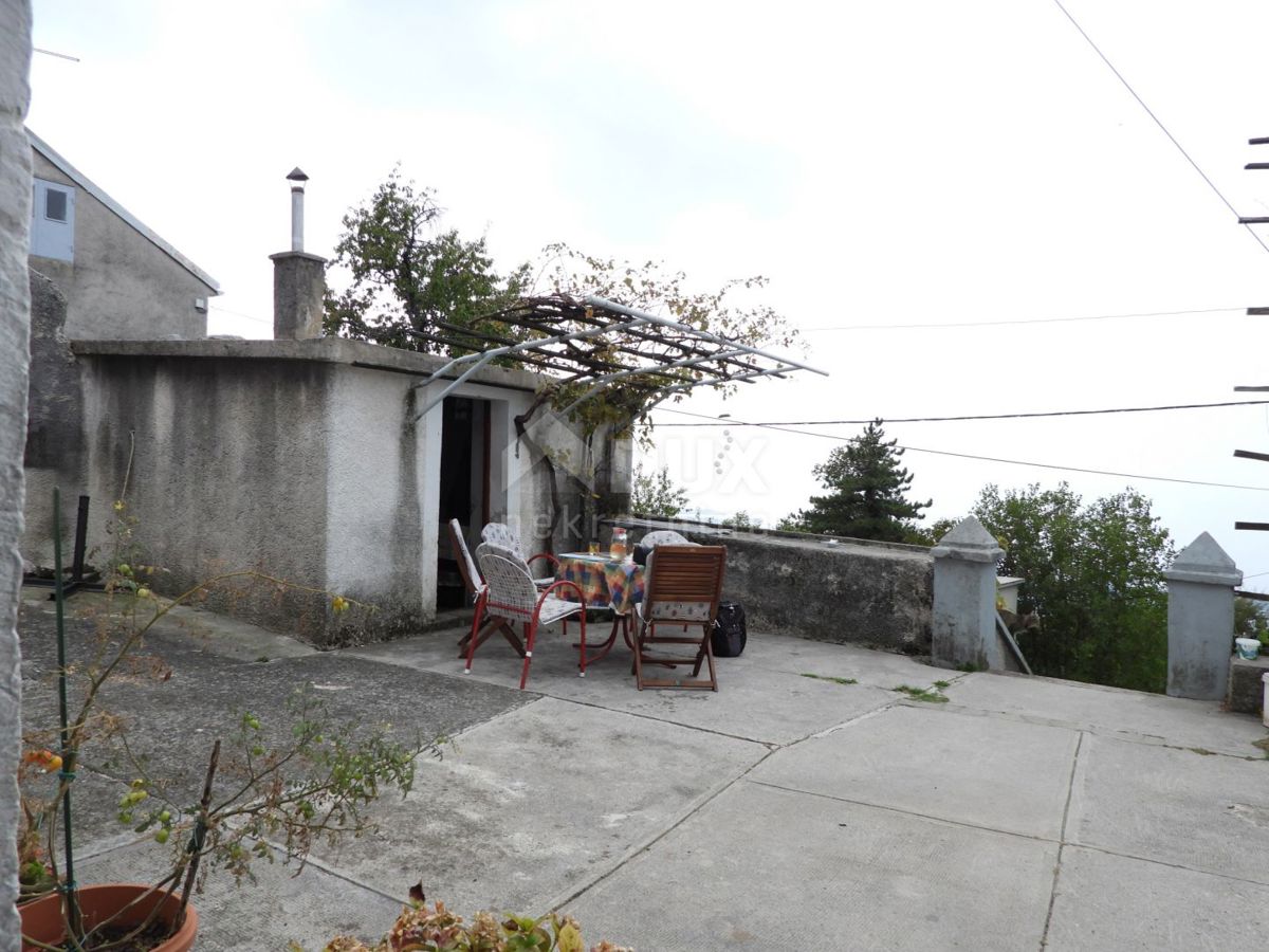 RIJEKA, HRELJIN - casa bifamiliare 150m2 con vista mare + dintorni 650m2