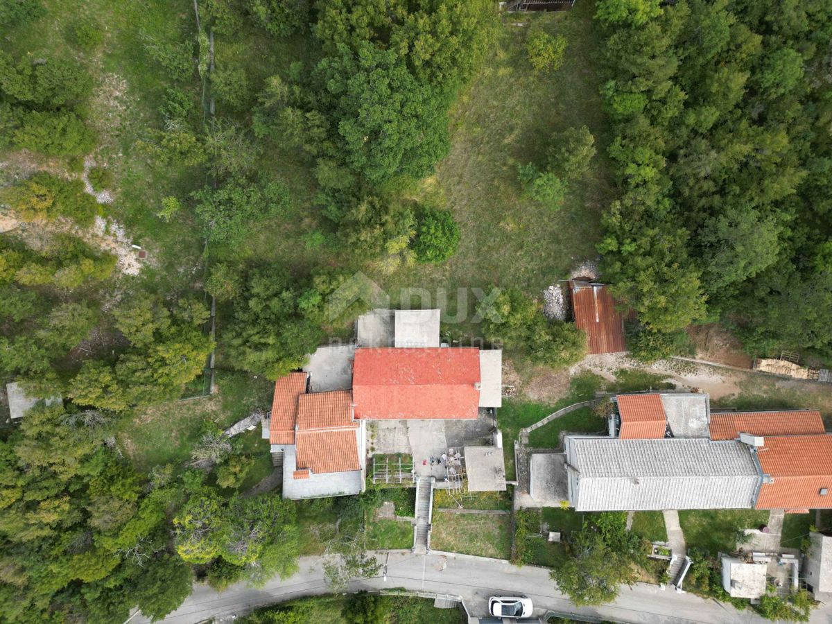 RIJEKA, HRELJIN - casa bifamiliare 150m2 con vista mare + dintorni 650m2